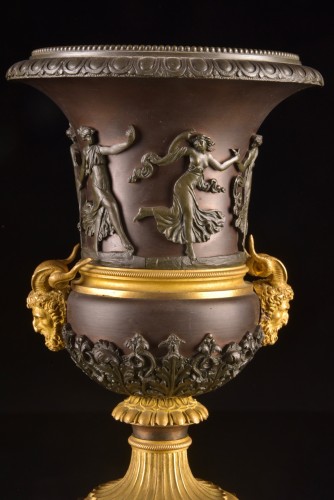 Restauration - Charles X - Pair Of Medici Vases In Patinated Bronze And Gilt Bronze