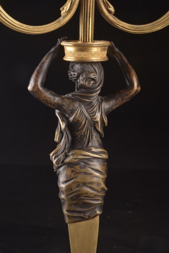 Luminaires Bougeoirs et Chandeliers - Paire de candélabres Empire en bronze doré et bronze patiné, vers 1810
