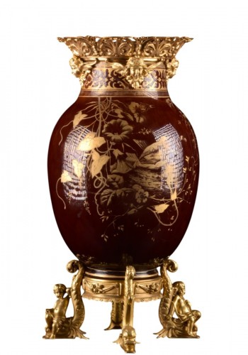 Large Sang -de-boeuf-Vase Mounted In Gilt Bronze