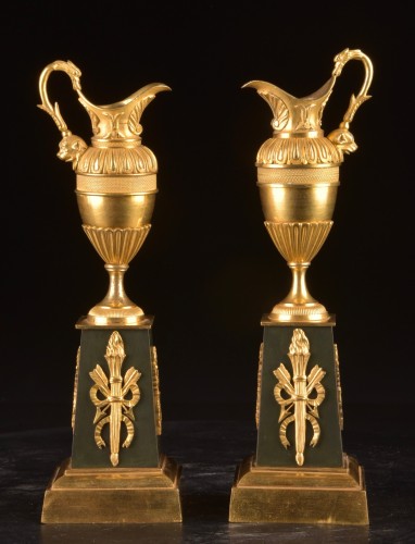 Pair Of Empire Period Gilt Bronze Ornamental Vases, France Circa 1805–1815 - Decorative Objects Style Empire