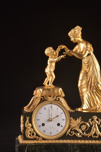 Horlogerie Pendule - Pendule d’époque Empire en bronze doré et marbre à décor de Diane et Vénus