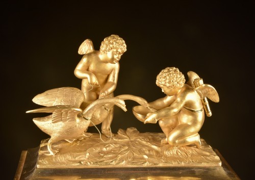 Pendule en bronze doré, Paris, période Empire, par Lepaute - Mora Antiques