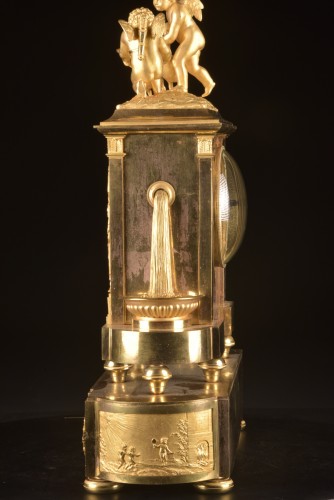 Empire - Pendule en bronze doré, Paris, période Empire, par Lepaute