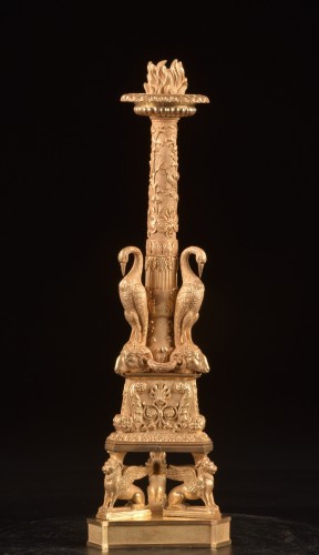 Paire de bougeoirs en bronze doré début 19e siècle - Mora Antiques