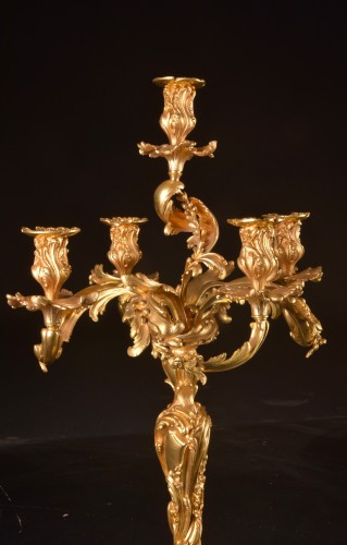 Luminaires Bougeoirs et Chandeliers - Paire de candélabres en bronze doré – France, vers 1850
