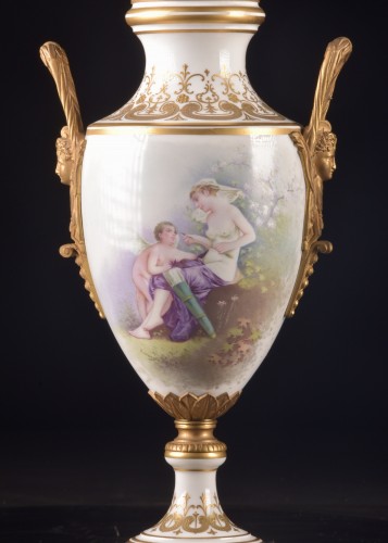 Paire d’urnes monumentales en porcelaine française montées en bronze doré - Objet de décoration Style Napoléon III