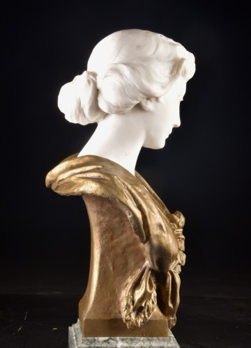 Bust Of A Young Woman In Carrara Marble And Bronze, Signed Nasi - Art nouveau