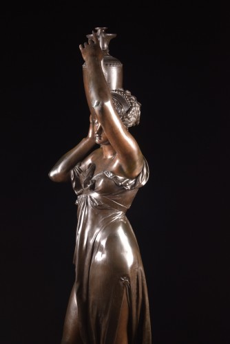 Antiquités - Figure féminine grandeur nature, signée A. Carrier