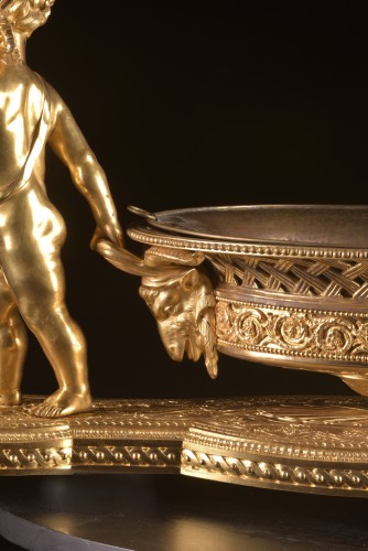 Napoléon III - Important centre de table en bronze doré