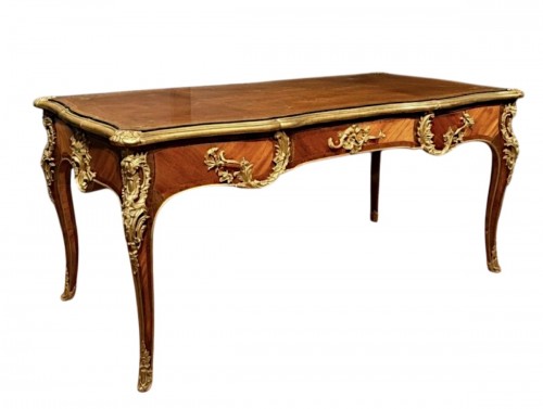 Durand & Fils - Bureau en bois plaqué et bronze doré de style Louis XV