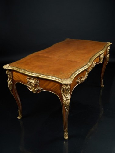 Antiquités - Durand &amp; Fils -  Louis XV style veneered wood and gilt bronze desk
