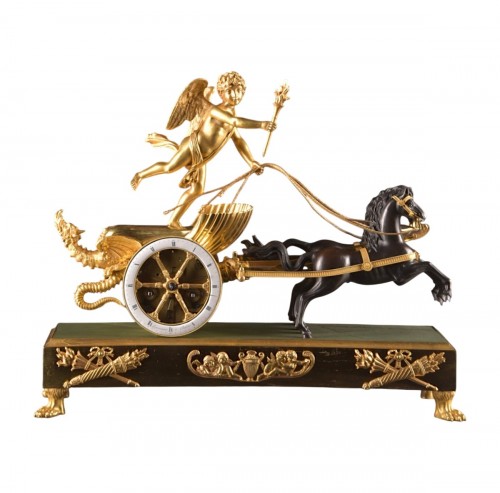 Pendule au char triomphal d’époque Empire, signée Courvoisier à Paris