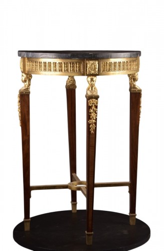 Très élégant guéridon néoclassique, fin 19e