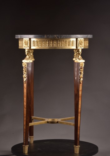 Furniture  - Highly refined neoclassical gueridon of the late 19th century
