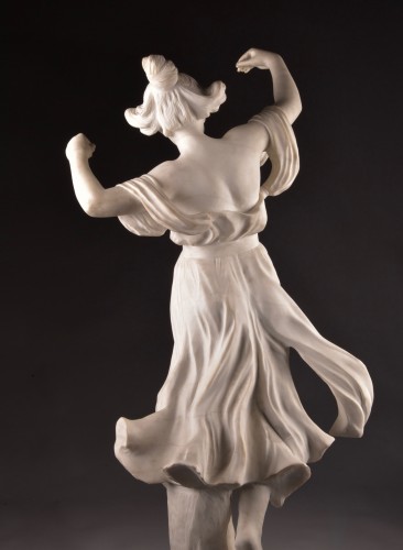 Antiquités - Sculpture en marbre, jeune fille dansante