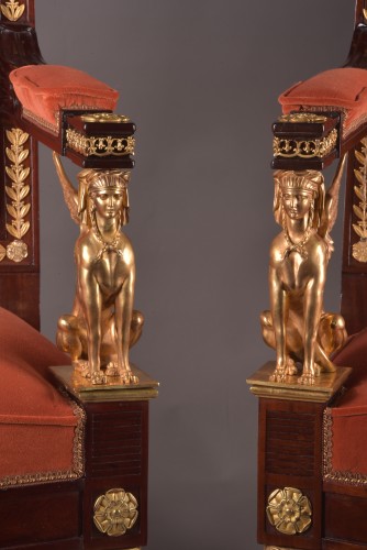 Paire de fauteuils fin XIXe siècle aux sphinges en bronze doré - Sièges Style Napoléon III