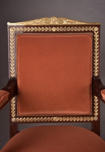 Paire de fauteuils fin XIXe siècle aux sphinges en bronze doré - Mora Antiques