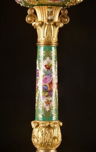 Napoléon III - Paire de candélabres en porcelaine à décor polychrome de Jacob Petit