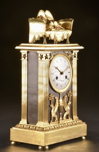 19th century - Empire Patinated and Mercury-Gilt Bronze Mantel Clock 'The Sleeping Cupid' 