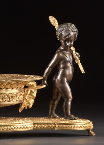 Charles X Gilt and Patinated Bronze Centrepiece - Decorative Objects Style Restauration - Charles X