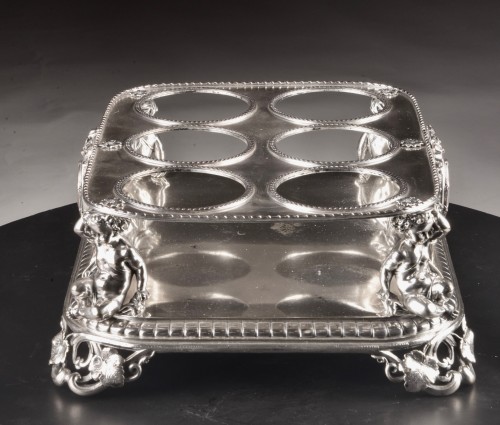 Christofle - Silver-Plated-Bottle Decanter Stand with Putti, France Late 19th century - silverware & tableware Style Napoléon III