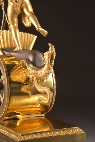 Empire - Pendule de char d’époque Empire en bronze doré et patiné, signée Courvoisier à Paris,