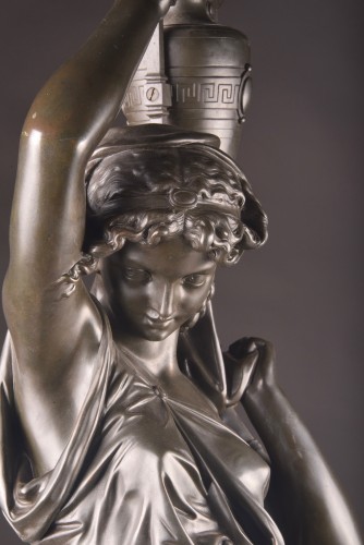 Émile Louis Picault (1833–1915) – Grande torchère en bronze, Femme à La Flamme - Luminaires Style Art nouveau