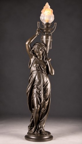 Émile Louis Picault (1833–1915) – Grande torchère en bronze, Femme à La Flamme - Mora Antiques