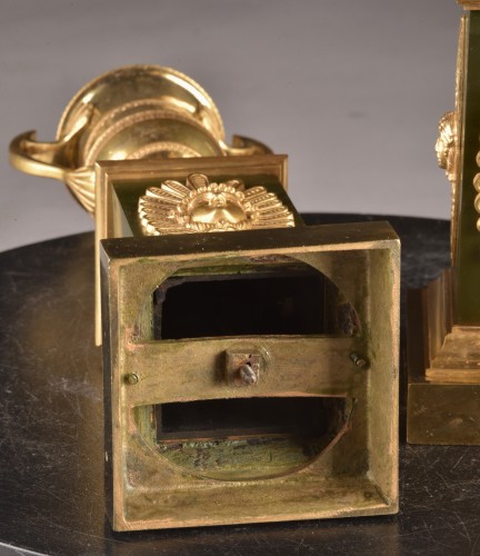 19th century - Empire Pair of Gilded Bronze Candlesticks With Interchangeable Flames