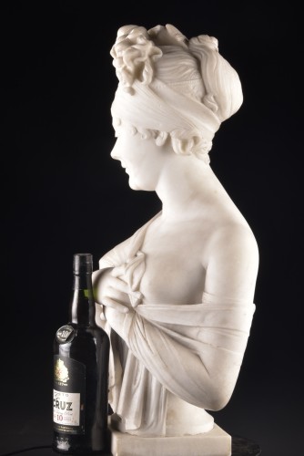 Sculpture Sculpture en Marbre - Madame Récamier – Buste en marbre blanc de Carrare fin 19e