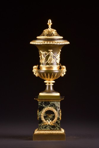 Antiquités - Grande horloge de cheminée en bronze doré et marbre par Thomire, circa 1800