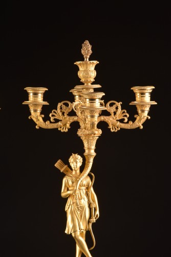 XIXe siècle - Paire de candélabres en bronze doré, début XIXe siècle