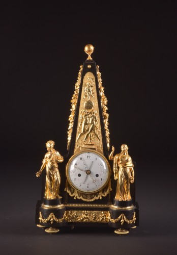  A large rare Obelisk Mantel clock with calendar. Late 18th c - Horology Style Louis XVI