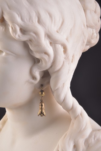 Antiquités - César CERIBELLI (1841-1918), Buste de femme en marbre de Carrare