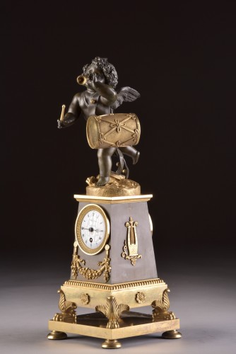 XIXe siècle - Putto au tambour et flûte, horloge Empire