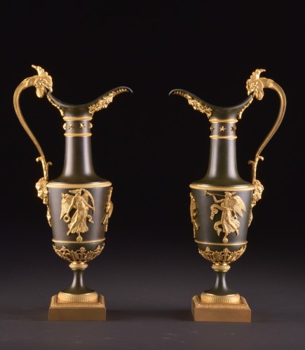 19th century - Pair of gilt &amp; patinated bronze ewers, attributed to Claude Galle, ca. 1805