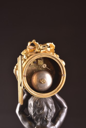 Antiquités - Putto carry the time, model by Pierre-Philippe Thomire