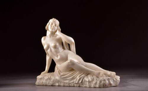 Antiquités - Nude alabaster sculpture by Alberto Currini, ca. 1900