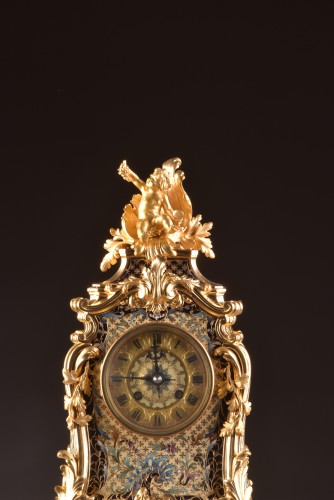 Horlogerie Pendule - Horloge en bronze doré et émail cloisonné