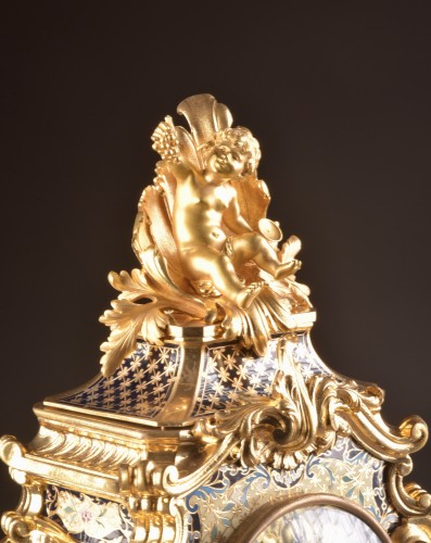 XIXe siècle - Horloge en bronze doré et émail cloisonné