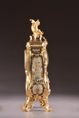Antiquités - Horloge en bronze doré et émail cloisonné