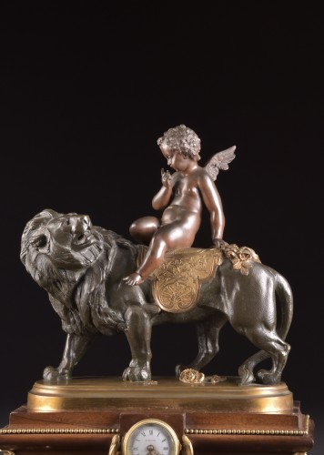 Horlogerie Pendule - Cupidon sur lion - Grande horloge de table
