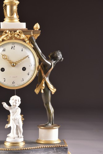 A louis xvi patinated bronze figural mantel clock - Horology Style Louis XVI