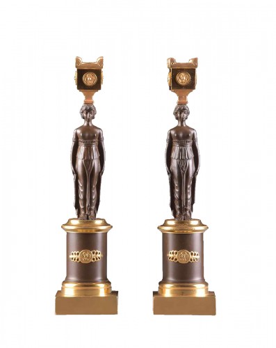 Paire de bougeoirs Empire figuratifs