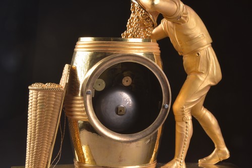 Antiquités - French Empire mantel clock, &quot;The Grape Harvest&quot;, 1810