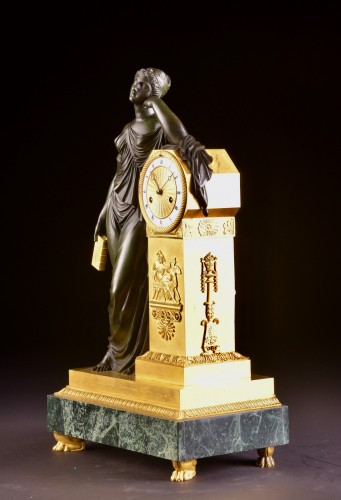 Horlogerie Pendule - La Poursuite du savoir - Pendule figurative Empire 