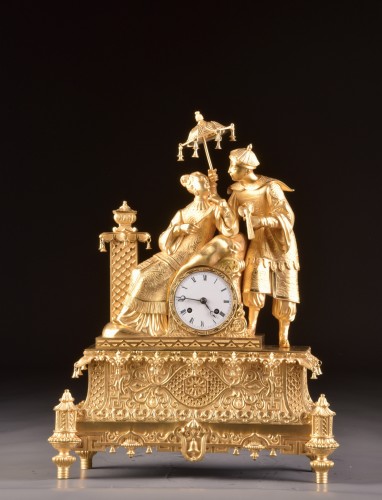 Pendule à Chinoiserie en bronze doré vers 1850 - 1870 - Horlogerie Style Napoléon III
