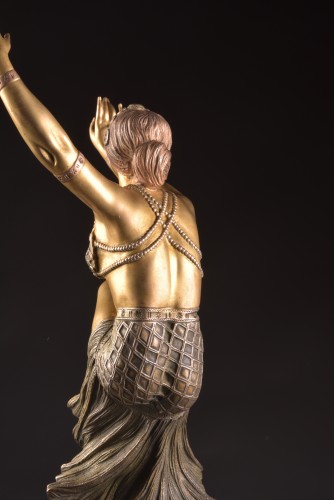 Imposant Art Deco sculpture of a dancer on agate plinth - 
