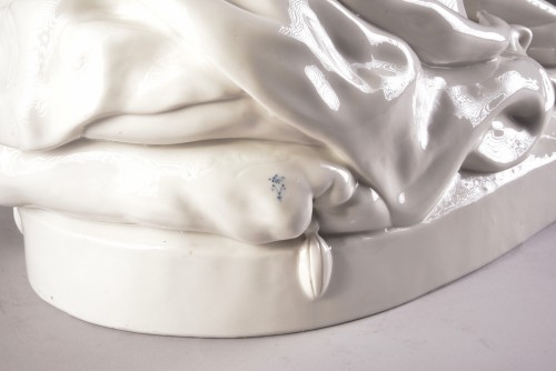 Art Deco white porcelain Italian reclining young women - 