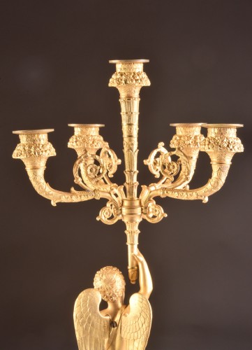 Candélabres figuratifs en bronze doré d'époque Empire, début XIXe - Empire
